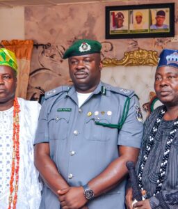 AMID VIOLENT CLASHES WITH SMUGGLERS IN OGUN AXIS; IPOKIA COMMUNITY PLEDGES TO ASSIST D/COMPT AFENI IN SUPPRESSING SMUGGLING