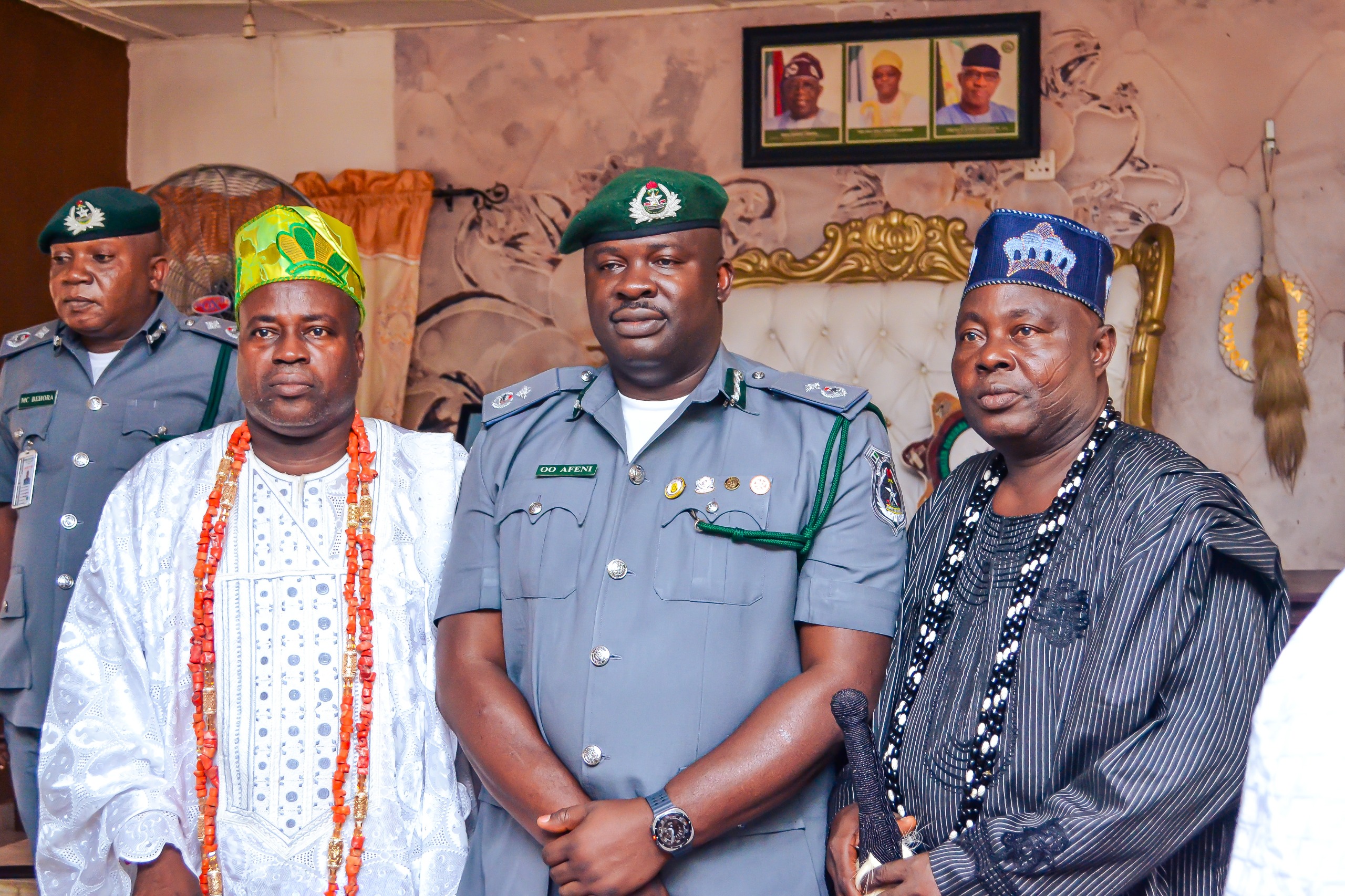 AMID VIOLENT CLASHES WITH SMUGGLERS IN OGUN AXIS; IPOKIA COMMUNITY PLEDGES TO ASSIST D/COMPT AFENI IN SUPPRESSING SMUGGLING
