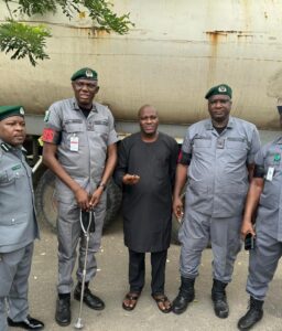 SHOW OF LOVE:  CG APPROVES HAND OVER OF TRUCKLOAD OF PMS  MISTAKENLY INTERCEPTED TO THE OWNER;  AS D/COMPT ALIYU AUCTIONS 14,875 LITRES OF PETROL IN LAGOS