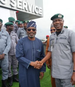 CUSTOMS UNVEILS SPECIAL OPERATIONS AGAINST VEGETABLE OIL SMUGGLING TO PROTECT LOCAL INVESTMENTS 